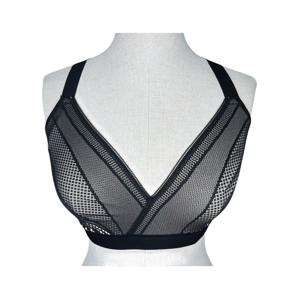 Lululemon Awake to Lace Bra sz 32E * Wireless Soft Cup Lightweight Smooth Black